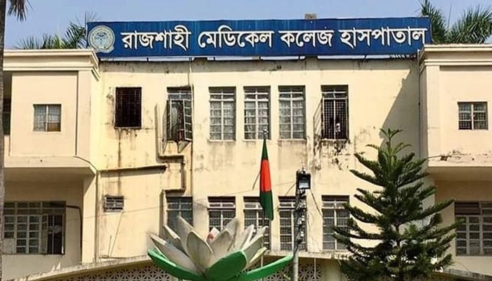 রামেকে পর্যাপ্ত অ্যান্টিভেনম আক্রান্ত হলেই ভর্তির পরামর্শ