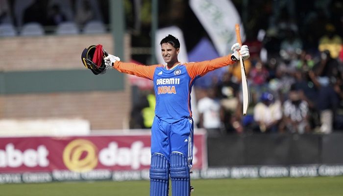 রেকর্ড গড়ে ভারতকে সিরিজে ফেরালেন অভিষেক   