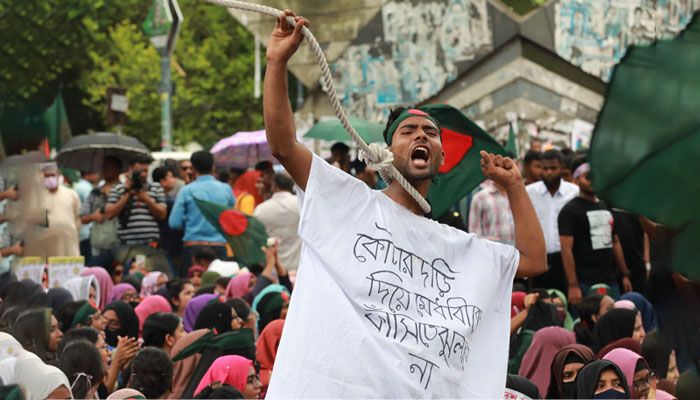 ‘বাংলা ব্লকেডে’ স্থবির দেশ, জনদুর্ভেোগ