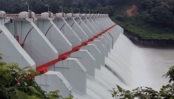 কমেনি কাপ্তাই হ্রদের পানি, জলকপাট খুলে দেওয়া হয়েছে ১ ফুট