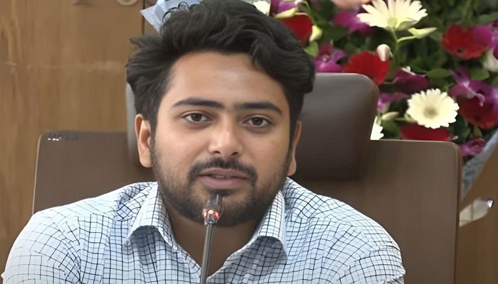 বন্যাদুর্গত এলাকায় মোবাইল নেটওয়ার্ক ফ্রি করার নির্দেশ : তথ্য উপদেষ্টা
