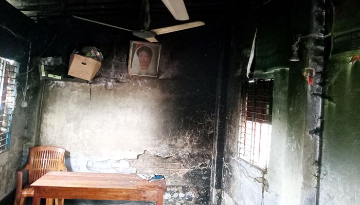 দুর্বৃত্তদের আগুনে পুড়ল বিএনপির কার্যালয়