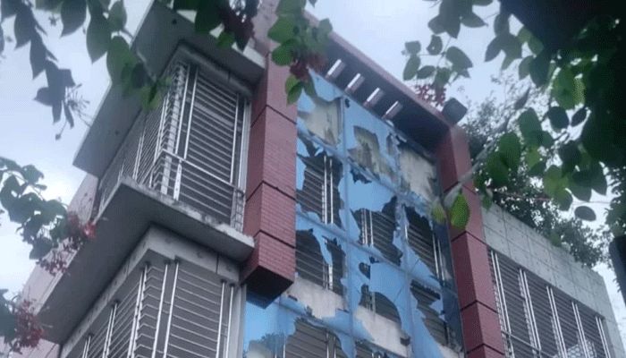 কুষ্টিয়ায় সংসদ সদস্য হানিফের বাড়িতে হামলা-ভাঙচুর
