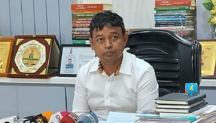 মুক্তিযোদ্ধা কোটায় চাকরি হলেও বাবা ছিলেন মুক্তিযুদ্ধের বিরুদ্ধে
