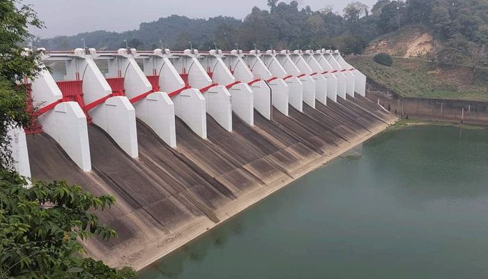 পানি ছাড়ার ৬ ঘণ্টা পরই বন্ধ হলো কাপ্তাই বাঁধের জলকপাট