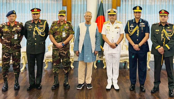 নবনিযুক্ত পিএসওকে পরানো হলো লেফটেন্যান্ট জেনারেল র‌্যাঙ্ক ব্যাজ