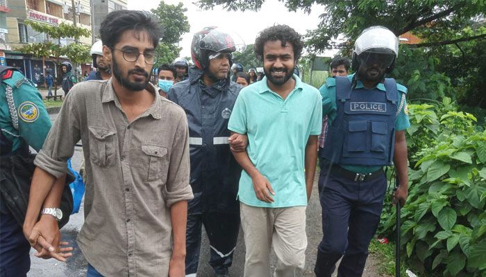 বরিশাল বিশ্ববিদ্যালয়ের সমন্বয়ক সুজয় শুভসহ ১২ জন পুলিশ হেফাজতে