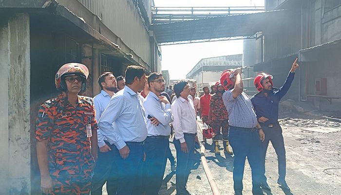 গাজী টায়ারস কারখানা পরিদর্শন করেন বুয়েটের প্রতিনিধিদল। প্রবা ফটো