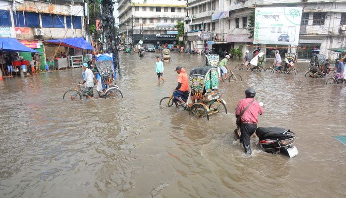 ৬০ মিলিমিটার বৃষ্টিতে ডুবল বন্দরনগরী