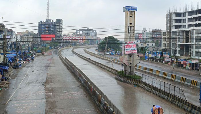 ঢাকা-চট্টগ্রাম মহাসড়কে সুনসান নীরবতা