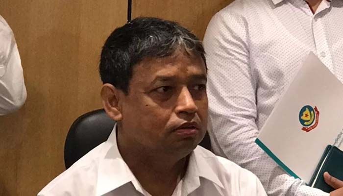 বিমানবন্দর থেকে হারুন আটক, চলছে জিজ্ঞাসাবাদ