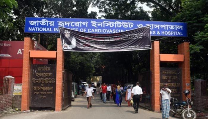 হাসপাতালের কক্ষ দখলের অভিযোগ ‘আওয়ামীপন্থি’ চিকিৎসকের বিরুদ্ধে