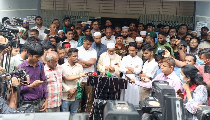 বৈষম্যবিরোধী ছাত্র আন্দোলনে হতাহতদের পাশে আছে গোটা জাতি : ধর্ম উপদেষ্টা