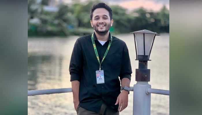 ওর মুগ্ধতা এখনও ছড়াচ্ছে