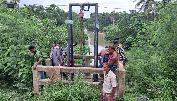 মোরেলগঞ্জে স্লুইসগেট নিয়ে সংঘর্ষের আশঙ্কা