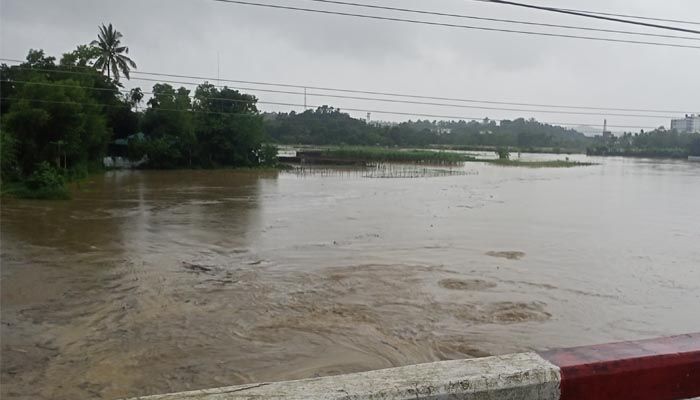 কক্সবাজারে বন্যায় ১ জনের মৃত্যু, স্রোতে ভেসে গেল ২ জন