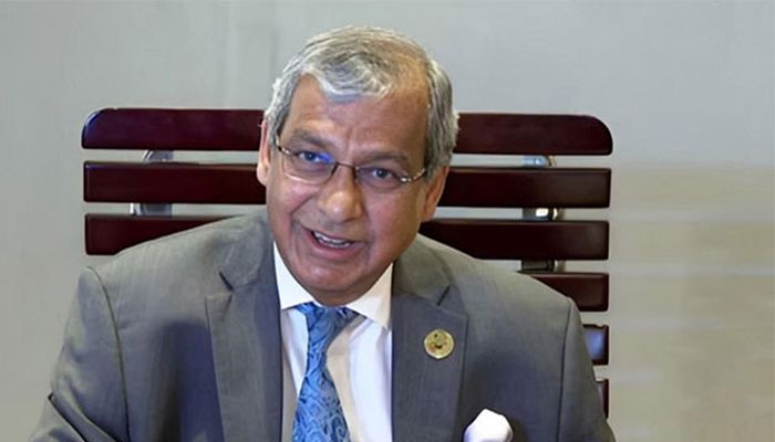 তাকসিম এ খানের দেশত্যাগে নিষেধাজ্ঞা