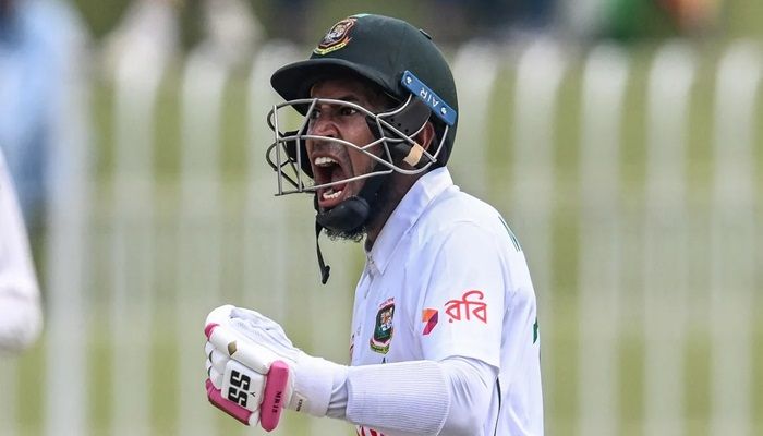 তামিমকে ছাড়িয়ে গেলেন মুশফিক