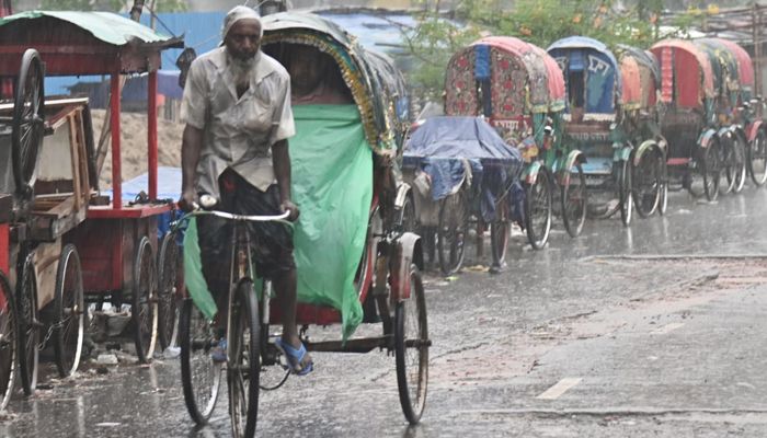 তাপপ্রবাহের পর রাজধানীতে স্বস্তির বৃষ্টি