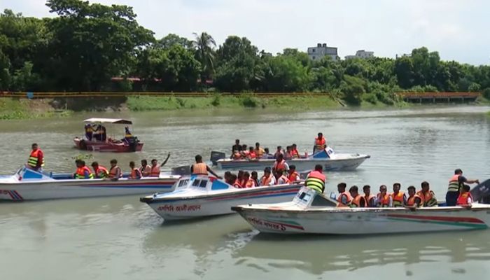 উদ্বোধনের কয়েকদিন পরেই বন্ধ হয়ে যায় 