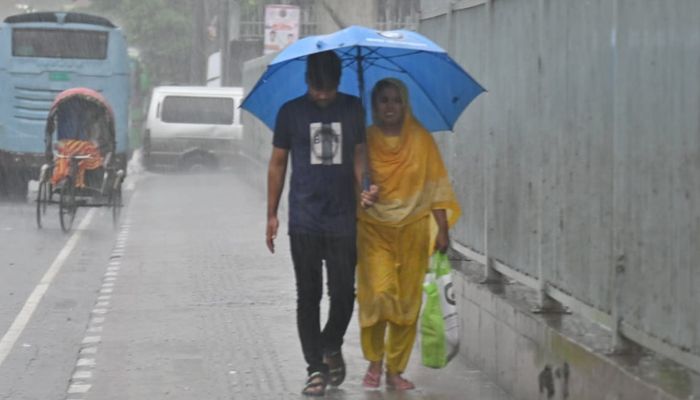 তাপপ্রবাহের পর রাজধানীতে স্বস্তির বৃষ্টি
