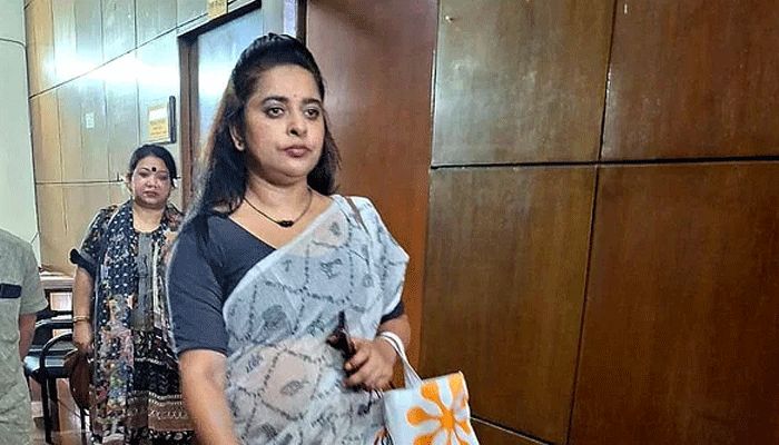 তোপের মুখে শিল্পকলা ছাড়লেন জ্যোতিকা জ্যোতি