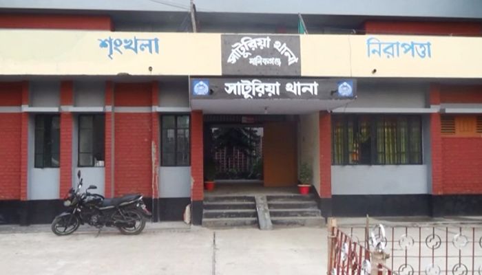 স্বামীর দেওয়া আগুনে দগ্ধ স্ত্রীসহ তিনজন