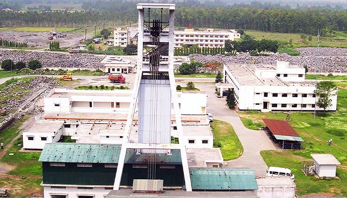 বন্ধ থাকার এক দিন পর কাজে ফিরেছেন শ্রমিকরা