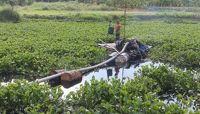 ড্রেজার ব্যবসায়ীদের বিরুদ্ধে মামলা