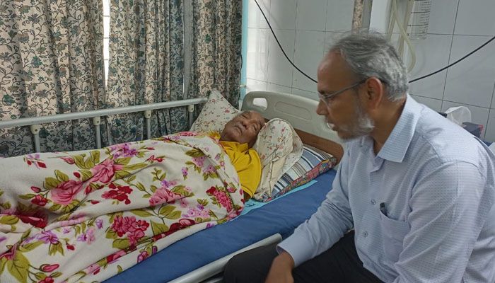 সাংবাদিক শফিক রেহমান হাসপাতালে ভর্তি