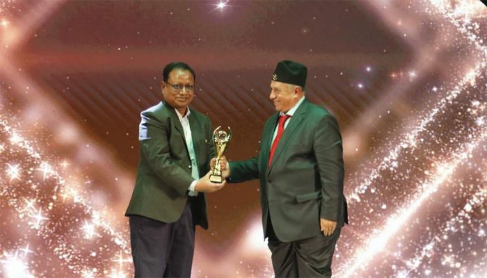 ‘লিজেন্ড অব এআইপিএস এশিয়া অ্যাওয়ার্ড’-এ সম্মানিত দুলাল মাহমুদ 