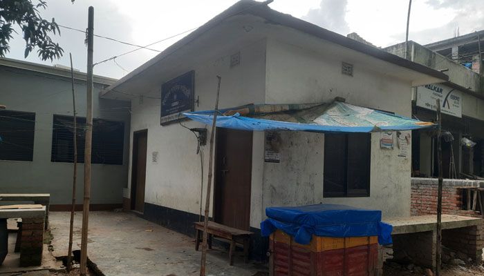 ভবন আছে, বই নেই 