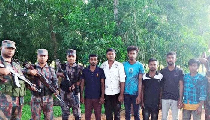 মাধবপুর সীমান্তে ৬ অনুপ্রবেশকারী আটক