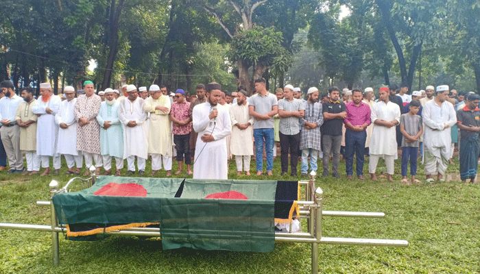 বগুড়ায় ছাত্র আন্দোলনে নিহত রাতুলের দাফন সম্পন্ন