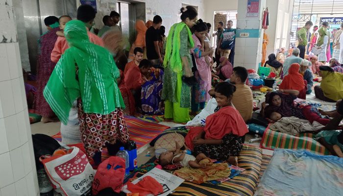 শিশু ওয়ার্ডে পা ফেলার জায়গা নেই