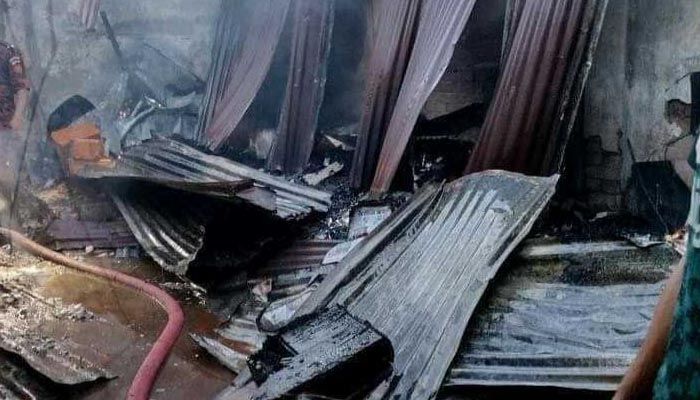 নেত্রকোণায় অগ্নিকাণ্ড, ১২ দোকান-বাসা পুড়ে ছাই 