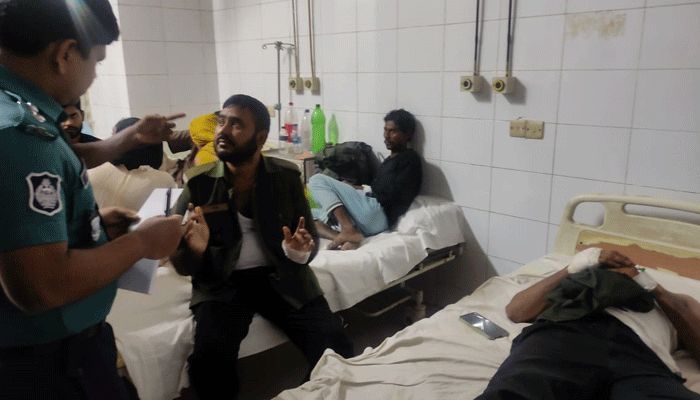 গাজীপুরে কর্মকর্তা-আনসার সদস্যদের কুপিয়ে সোনালী ব্যাংকের টাকা লুট