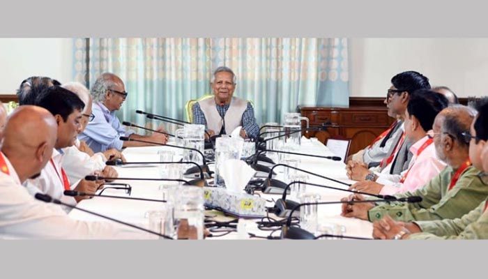সরকার মুক্ত গণমাধ্যমে বিশ্বাস করে : প্রধান উপদেষ্টা