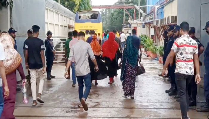 আশুলিয়ায় ১৭ কারখানা ছাড়া সবগুলোতে উৎপাদন শুরু