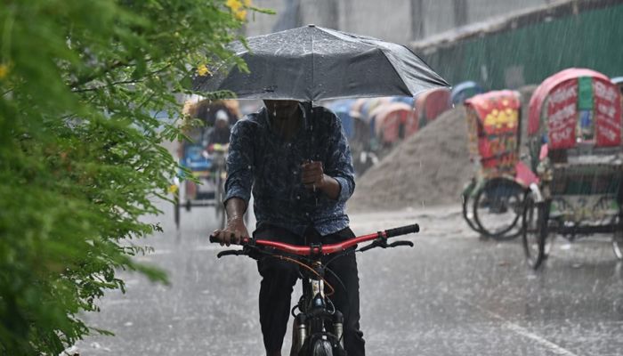 তাপপ্রবাহের পর রাজধানীতে স্বস্তির বৃষ্টি