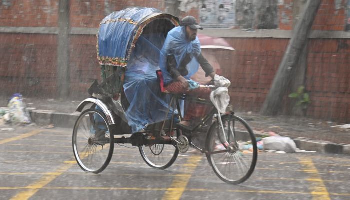 তাপপ্রবাহের পর রাজধানীতে স্বস্তির বৃষ্টি