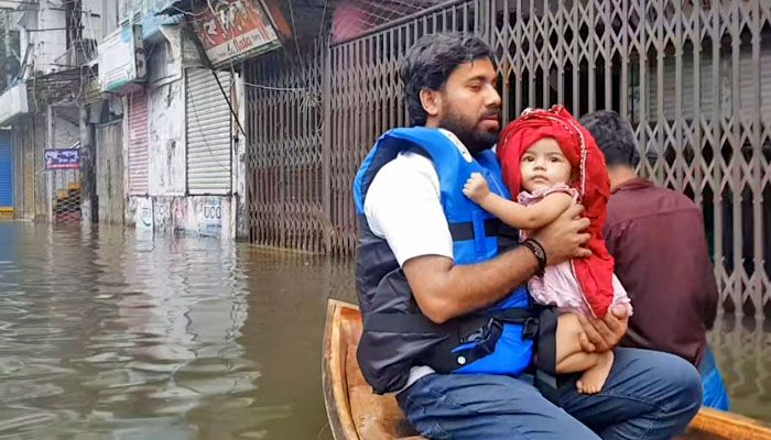 বানভাসিদের সঙ্গে ১০ দিন