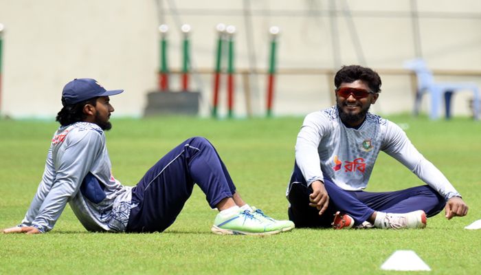 স্বপ্নপূরণের মোহে বিভোর জাকের