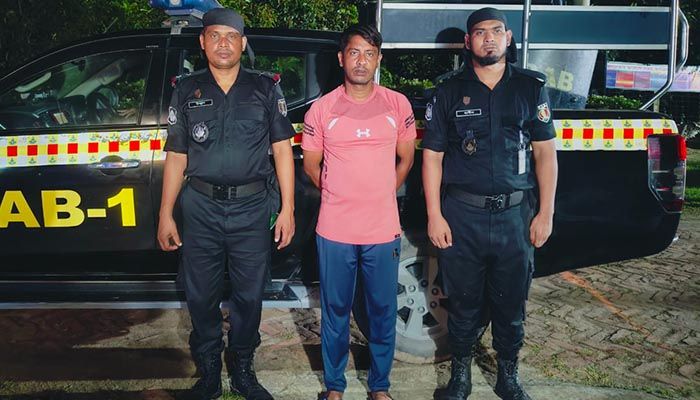 কারাগার থেকে পালানো যাবজ্জীবন সাজাপ্রাপ্ত আসামি গ্রেপ্তার