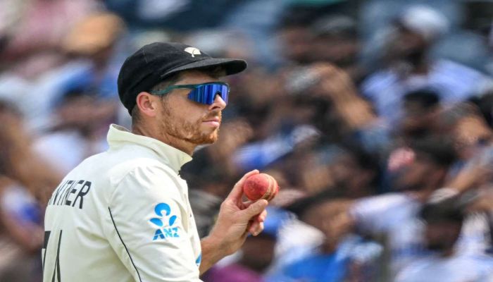 ১২ বছর পর সিরিজ হারের দোরগোড়ায় ভারত