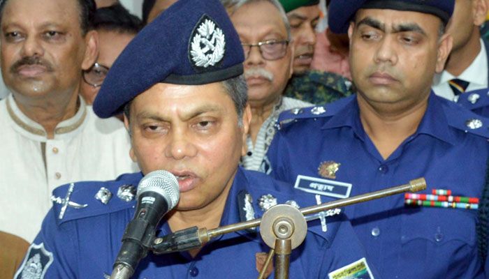 নারায়ণগঞ্জে পূজামণ্ডপ পরিদর্শন করেছেন আইজিপি 