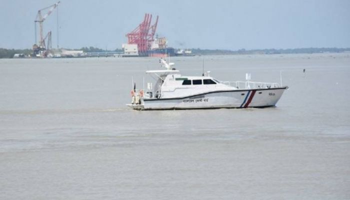 সেন্টমার্টিন নৌ-রুটে স্পিডবোট উল্টে নিখোঁজ ২ 