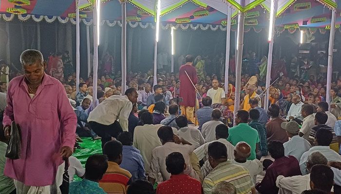 ঐতিহ্যবাহী কবিগানের আসর ও গ্রামীণ মেলা অনুষ্ঠিত হয়েছে। প্রবা ফটো