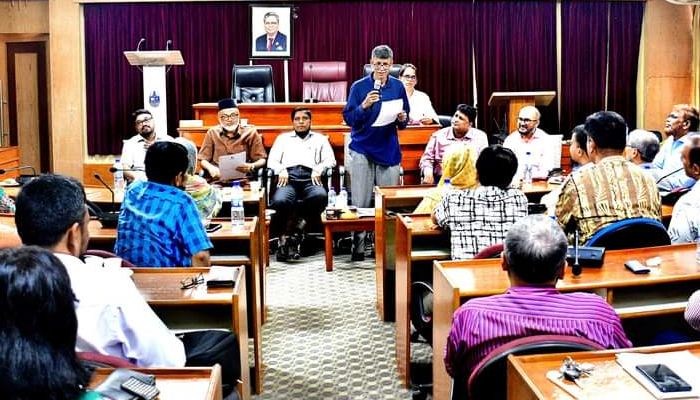 বিশ্ববিদ্যালয় থেকে ‘অফ ডে’ কালচারকে আমরা জাদুঘরে পাঠাতে চাই: চবি উপাচার্য 