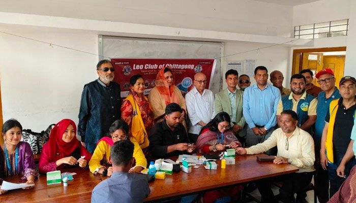 লায়ন্স ক্লাব অব চট্টগ্রামের ফ্রি চিকিৎসা ক্যাম্প। প্রবা ফটো
